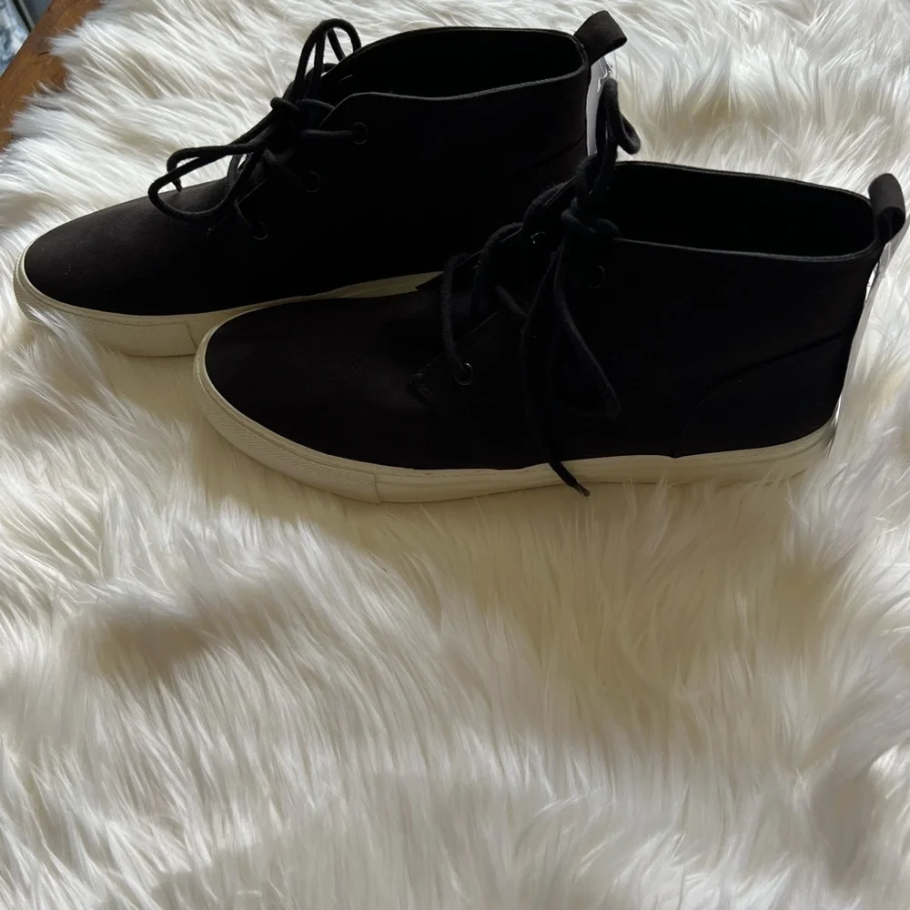 COPY - New without Tags Banana Republic Chukka Sneaker boot. Men’s size 9
